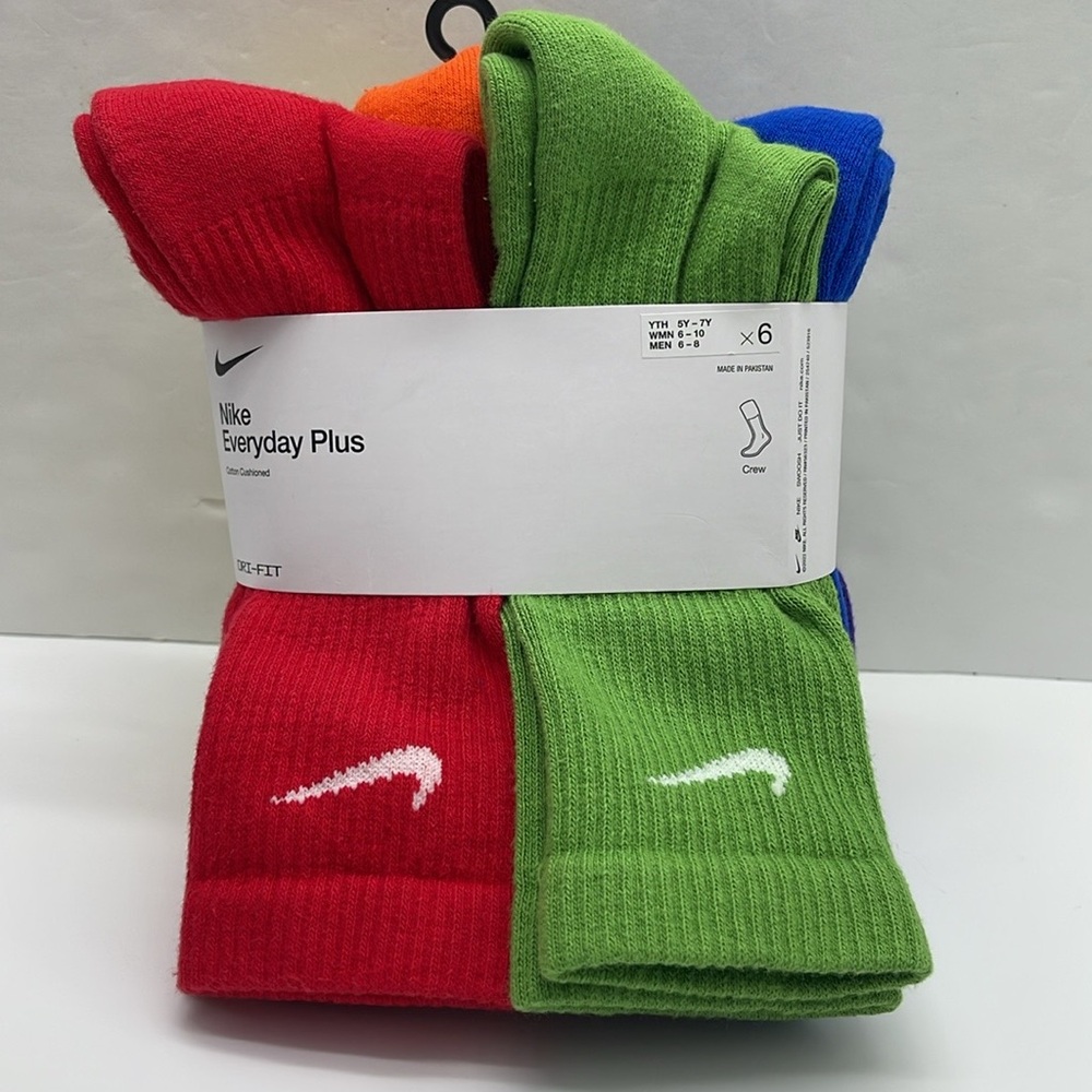 Nike Everyday Plus Cushioned
Training Crew Socks (6 Pairs) - Picture 15 of 16